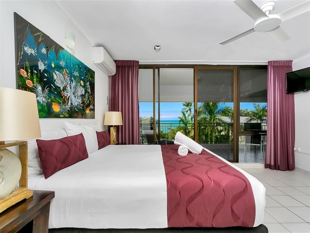 Superior Seaview 1 Bedroom With Return Airport Transfers