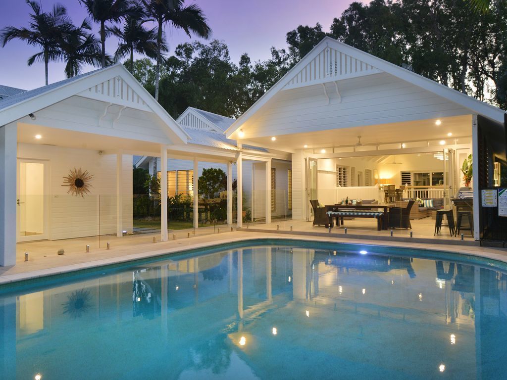 Beach Pavilions Magnificent "port Douglas" Beach House