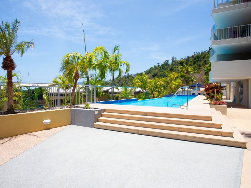 Ocean Views Azure, 2 Pools,wifi, Gym,central