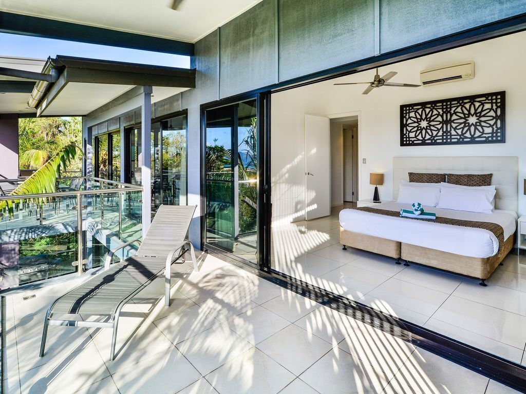 Pinnacle 8 - Seaview Apartment on Hamilton Island