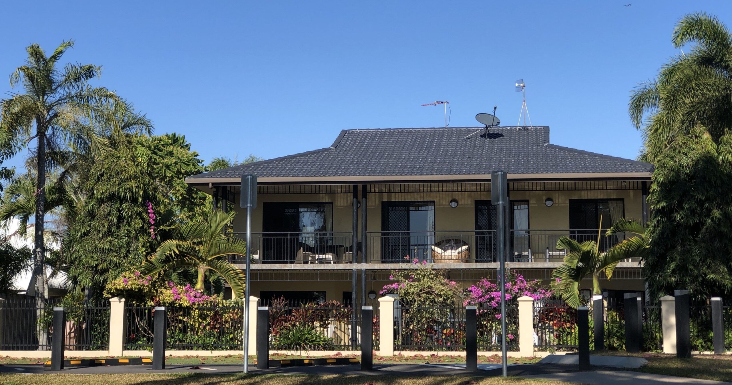 Casa Bella Vista - Luxury Beachfront Home near Great Barrier Reef