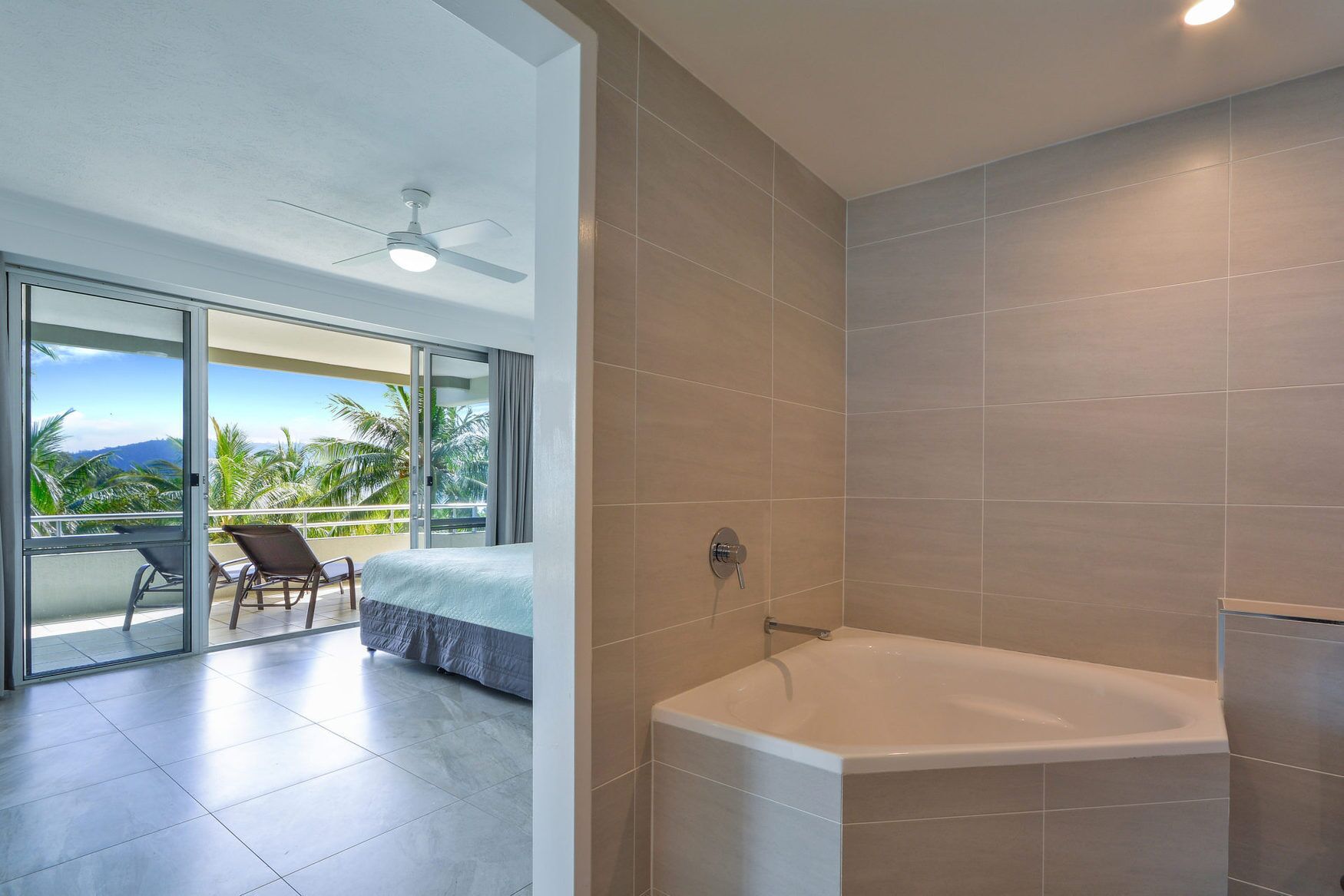 Ponciana 101 Hamilton Island Centrally Located 3 Bedroom, Plus Buggy