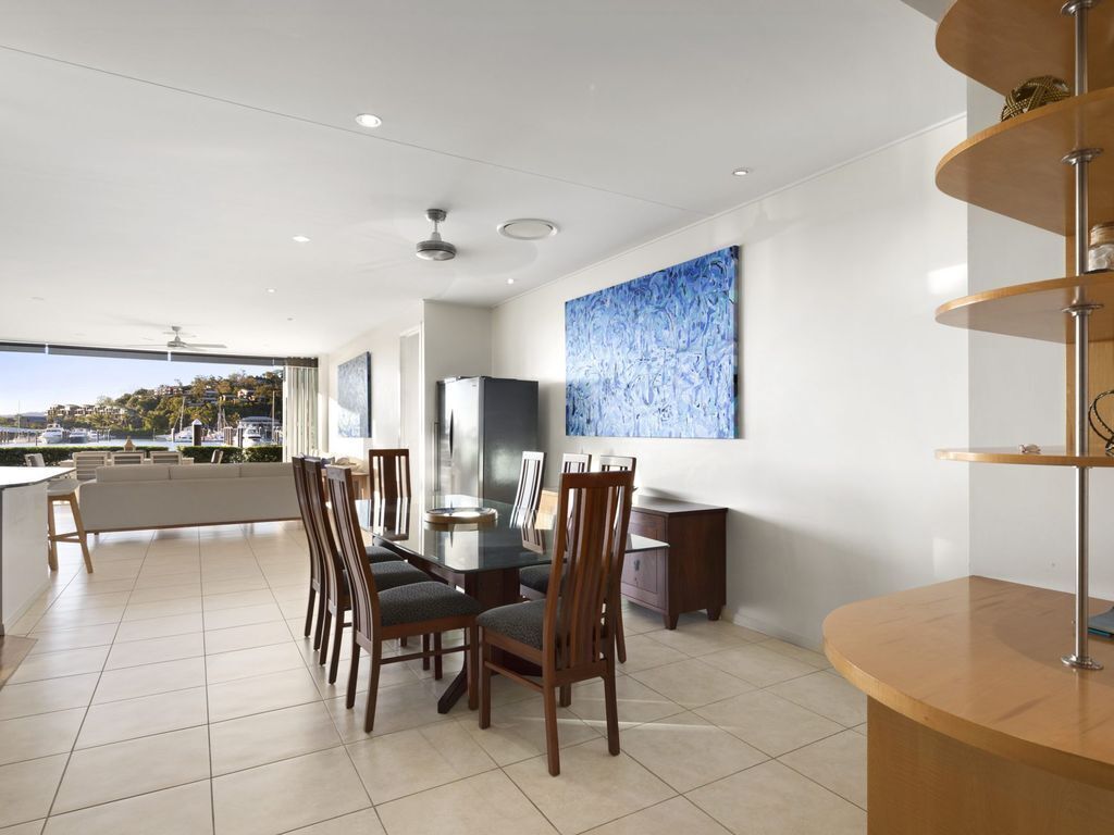 Pavillions 17 - Waterfront Spacious 4 Bedroom With Own Inground Pool And Golf Buggy