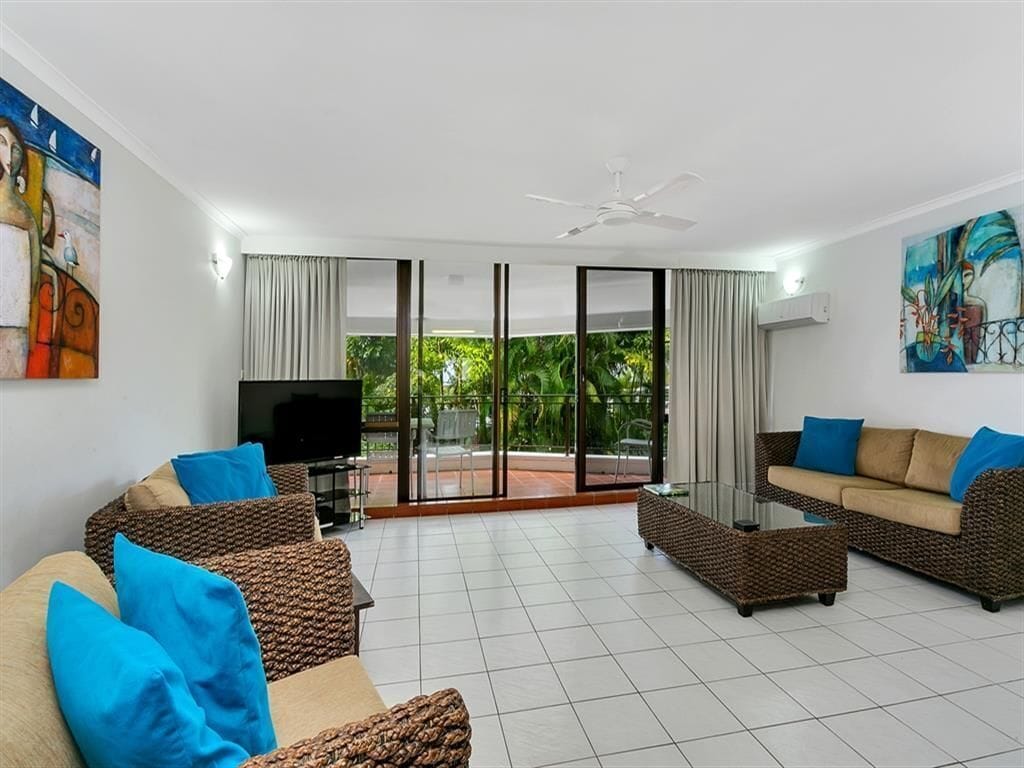 Superior Seaview 2 Bedroom With Return Airport Transfers
