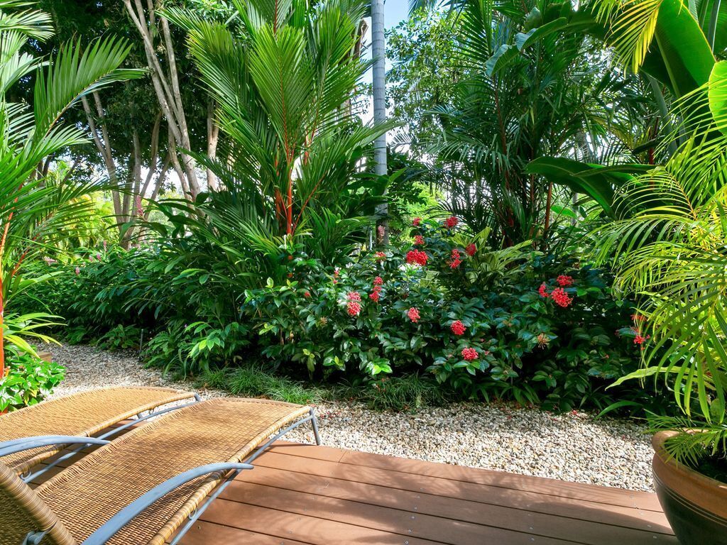 Port Douglas Apartments, Location, Location