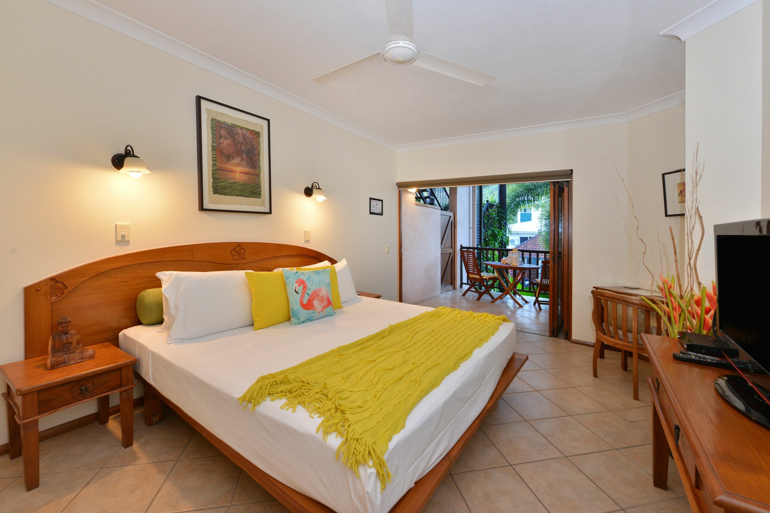 Balinese Inspired Apartment Within Walking Distance to the Heart of Port Douglas