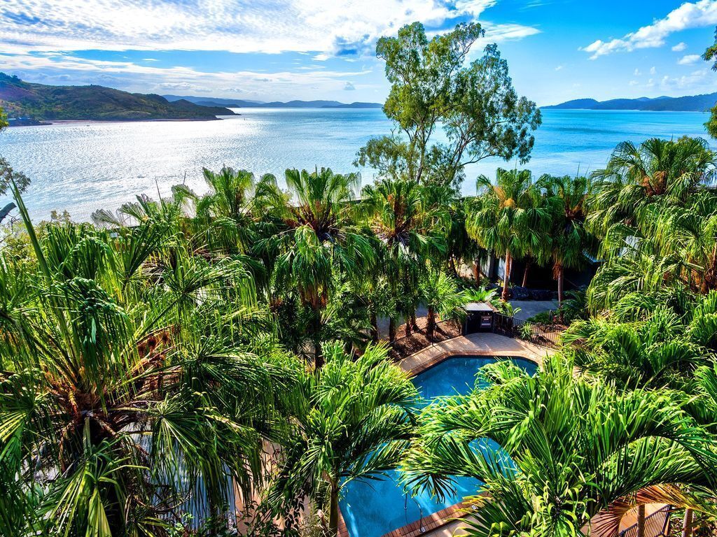 Shorelines 2 on Hamilton Island by Hamorent