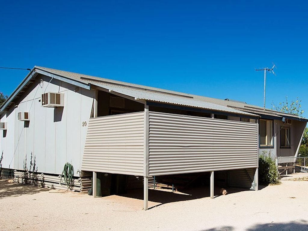 Older Family Home With Beds Galore and Massive Outside Verandah Living