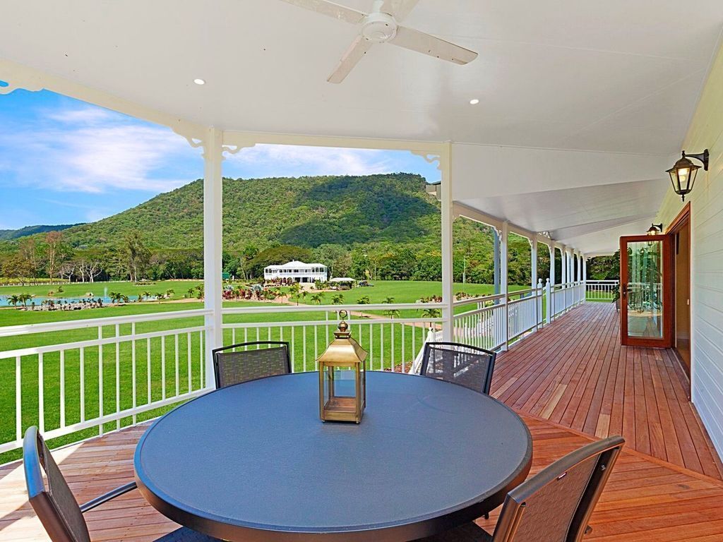 Port Douglas Lakeside Retreat