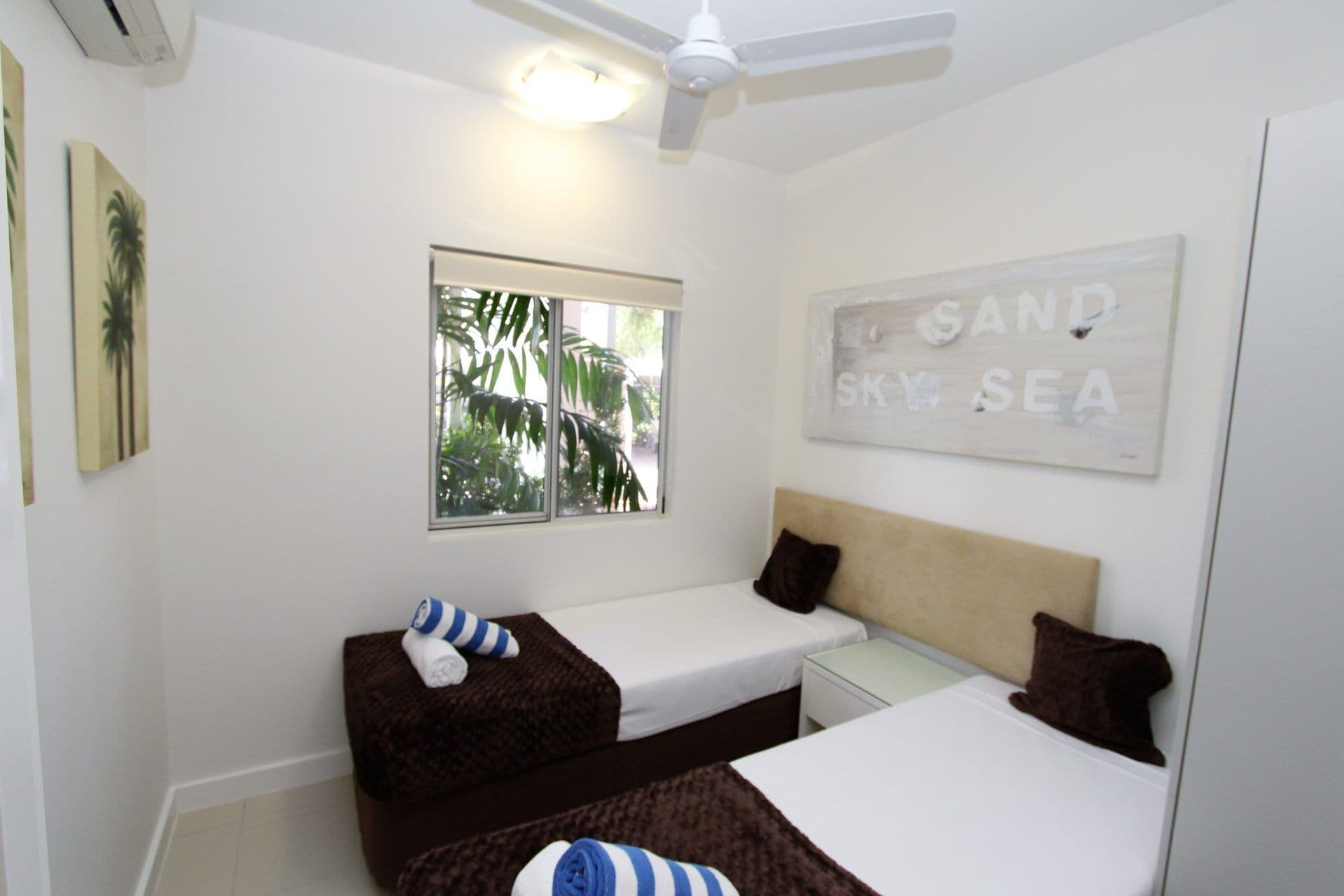 Beachside Apartment 5