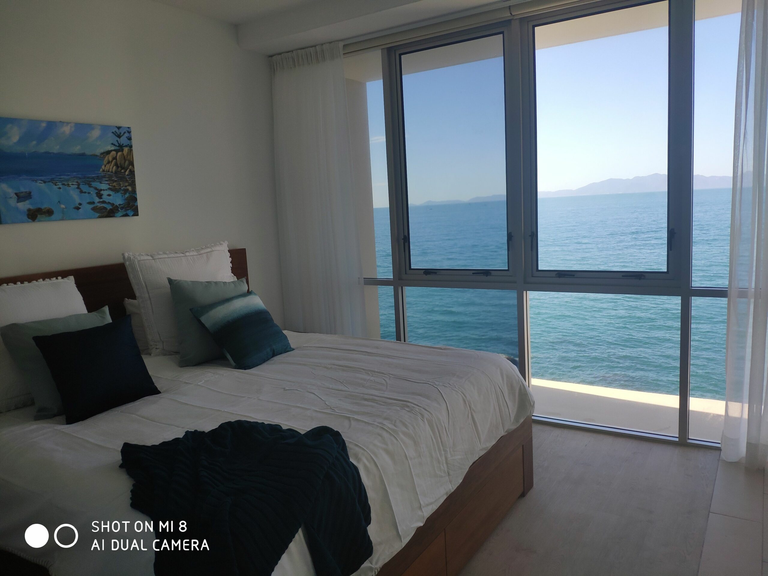 Best at Bright Point 4 Bedroom Absolute Waterfront Apartment