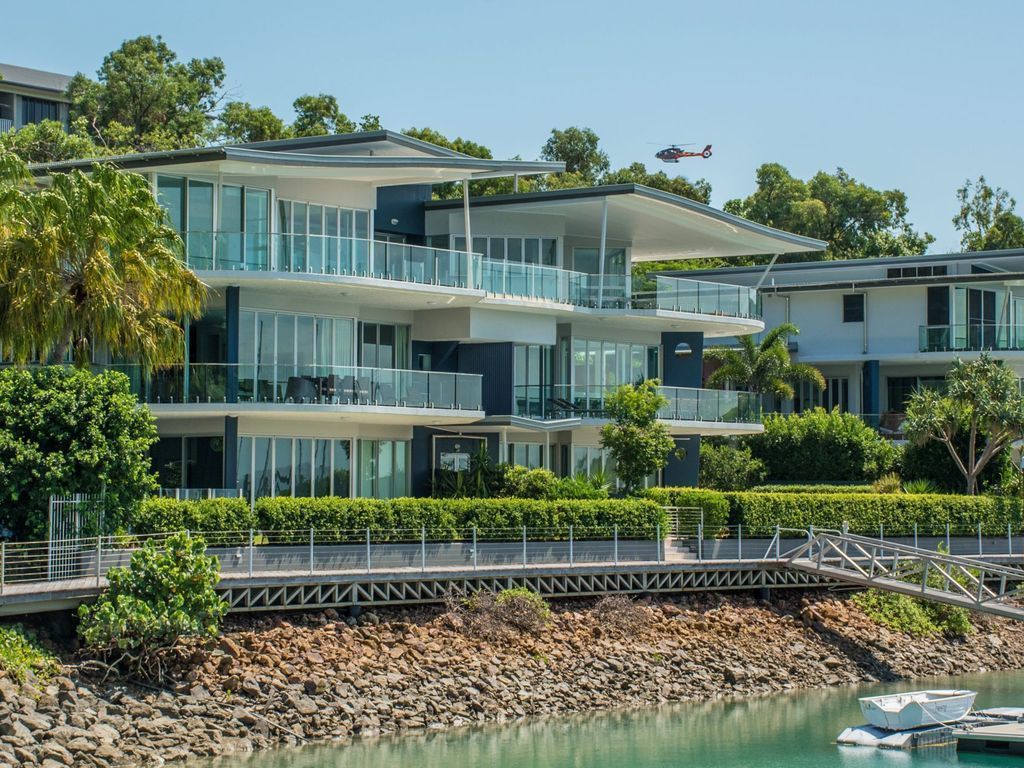 Prestige Pavillion Luxury 4 Bedroom Oceanfront With Buggy Great Location Pavillions 3 Hamilton Island