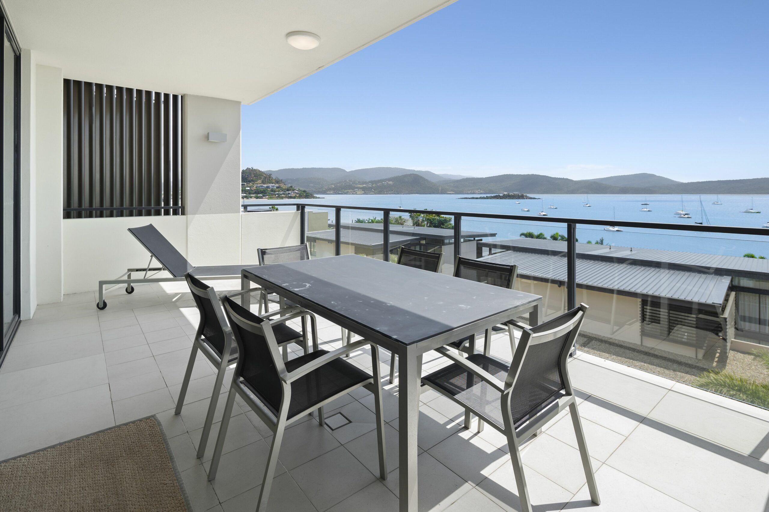 ULTIMATE LUXURY WATERFRONT , FREE WIFI ,3 BD ,2 BTH, 2 POOLS, GYM, BEST VIEWS!