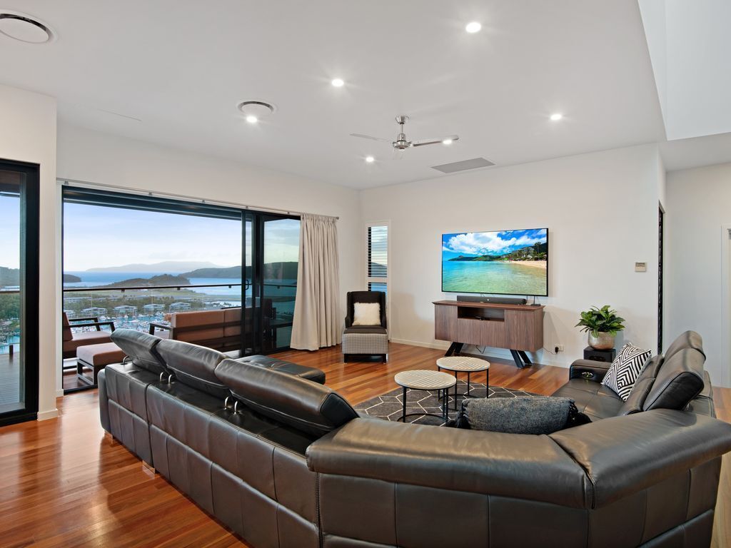 Southwinds - Stunning 7 Bedroom House on Hamilton Island