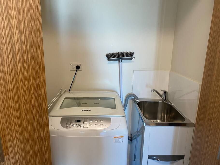 Self Check in Dual Key Apartment With Pool + Gym