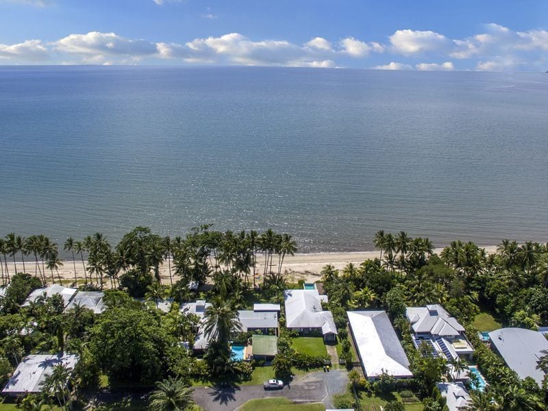 The Original Beach House - Beachfront/wifi/heated Pool