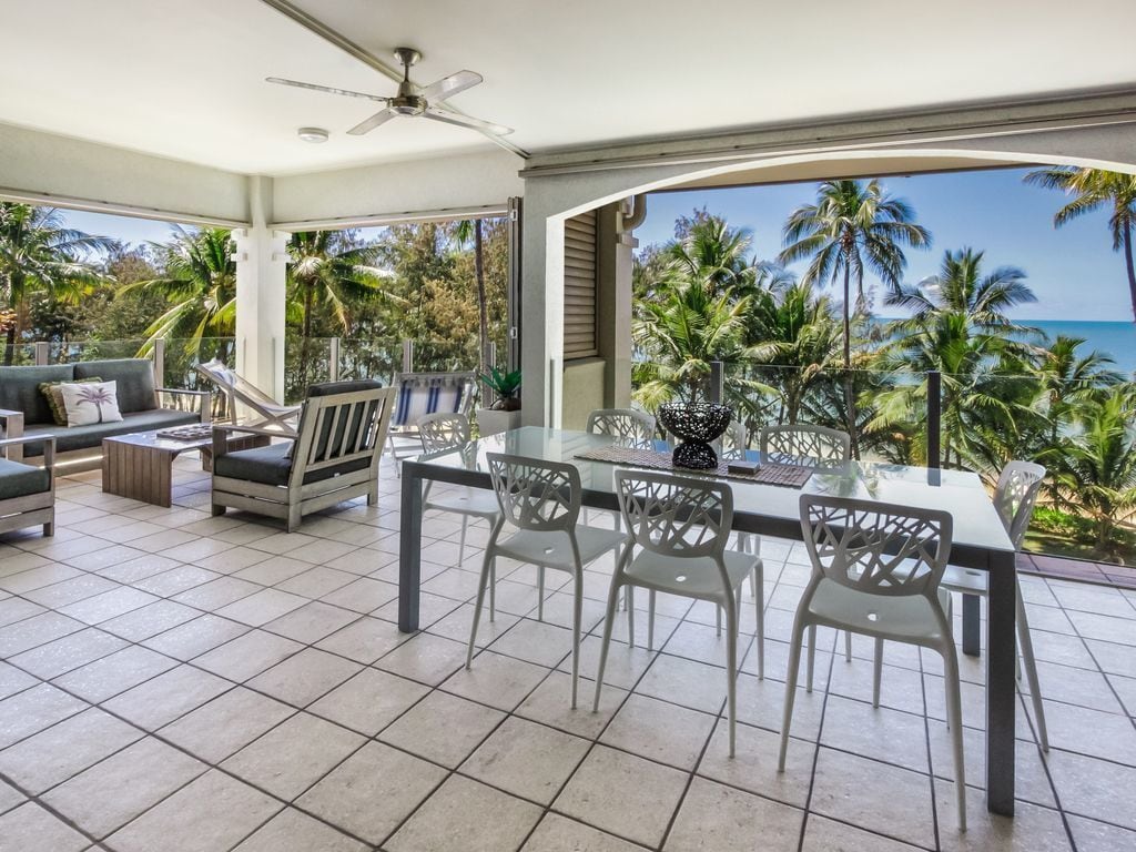 Island Views Sixteen | Beachfront Apartment