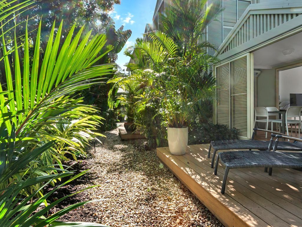 Port Douglas Apartments, Location, Location