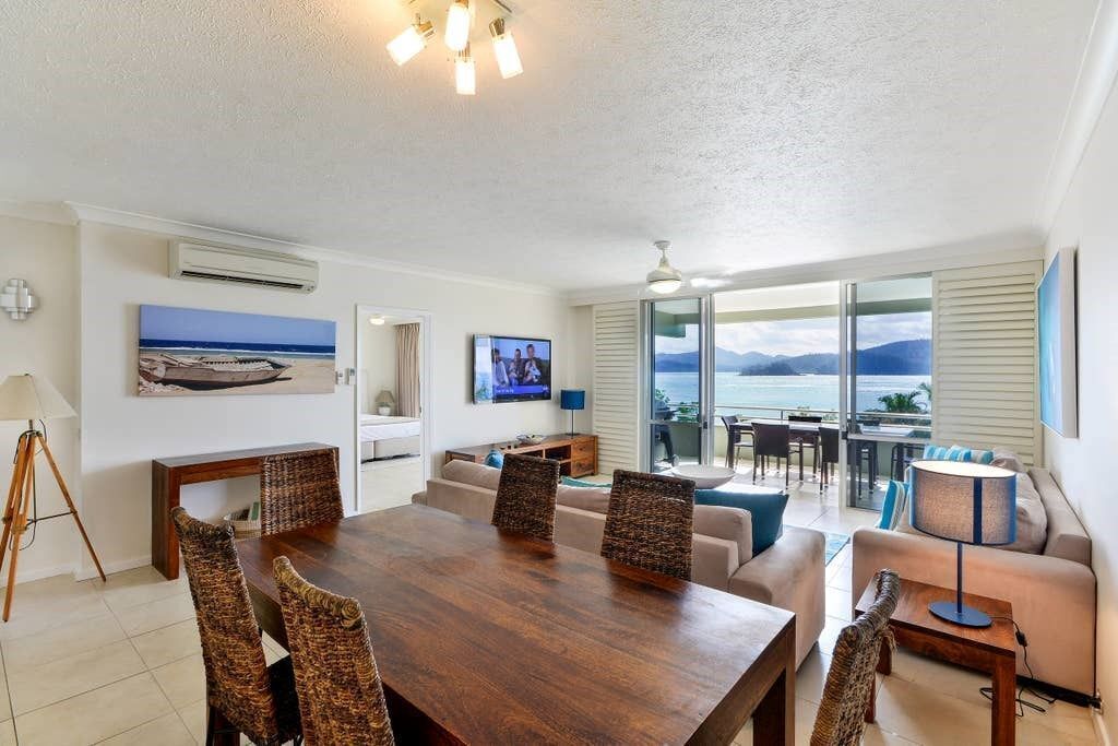 Lagoon Lodge 105 - Beachfront Apartment on Hamilton Island