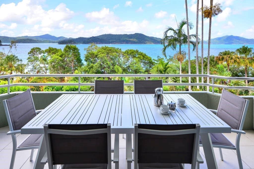 Lagoon Lodge 103 – Beachfront Apartment on Hamilton Island