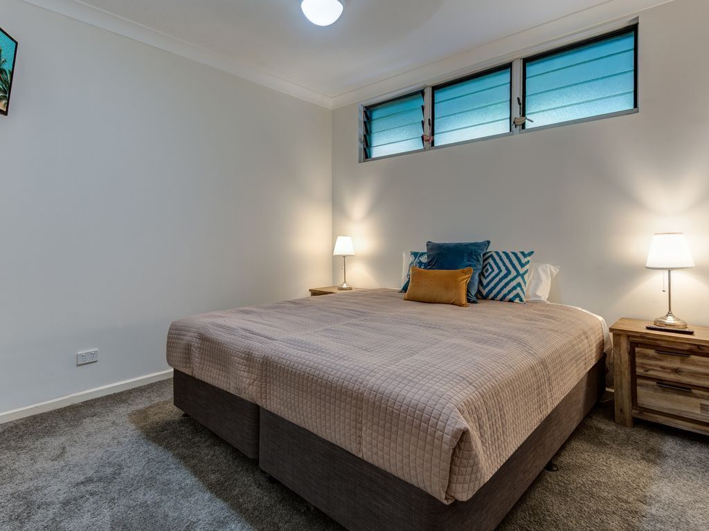 Poinciana Lodge 102 - Seaview Apartment on Hamilton Island