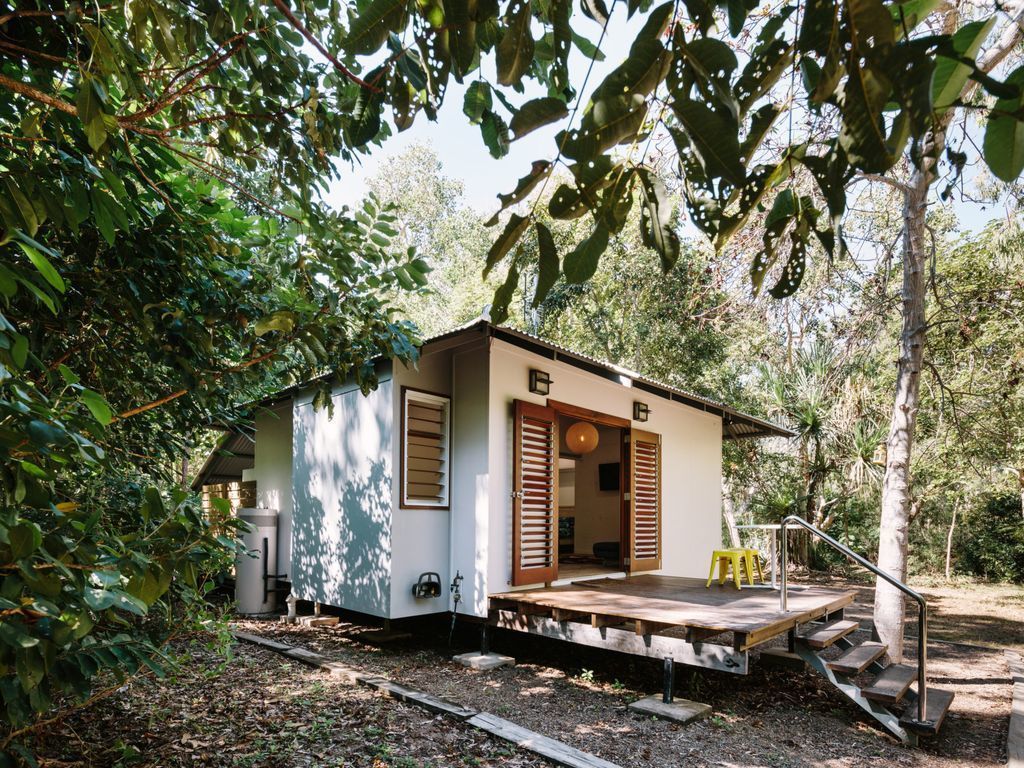 The Little Bush Hut - Nelly Bay, QLD