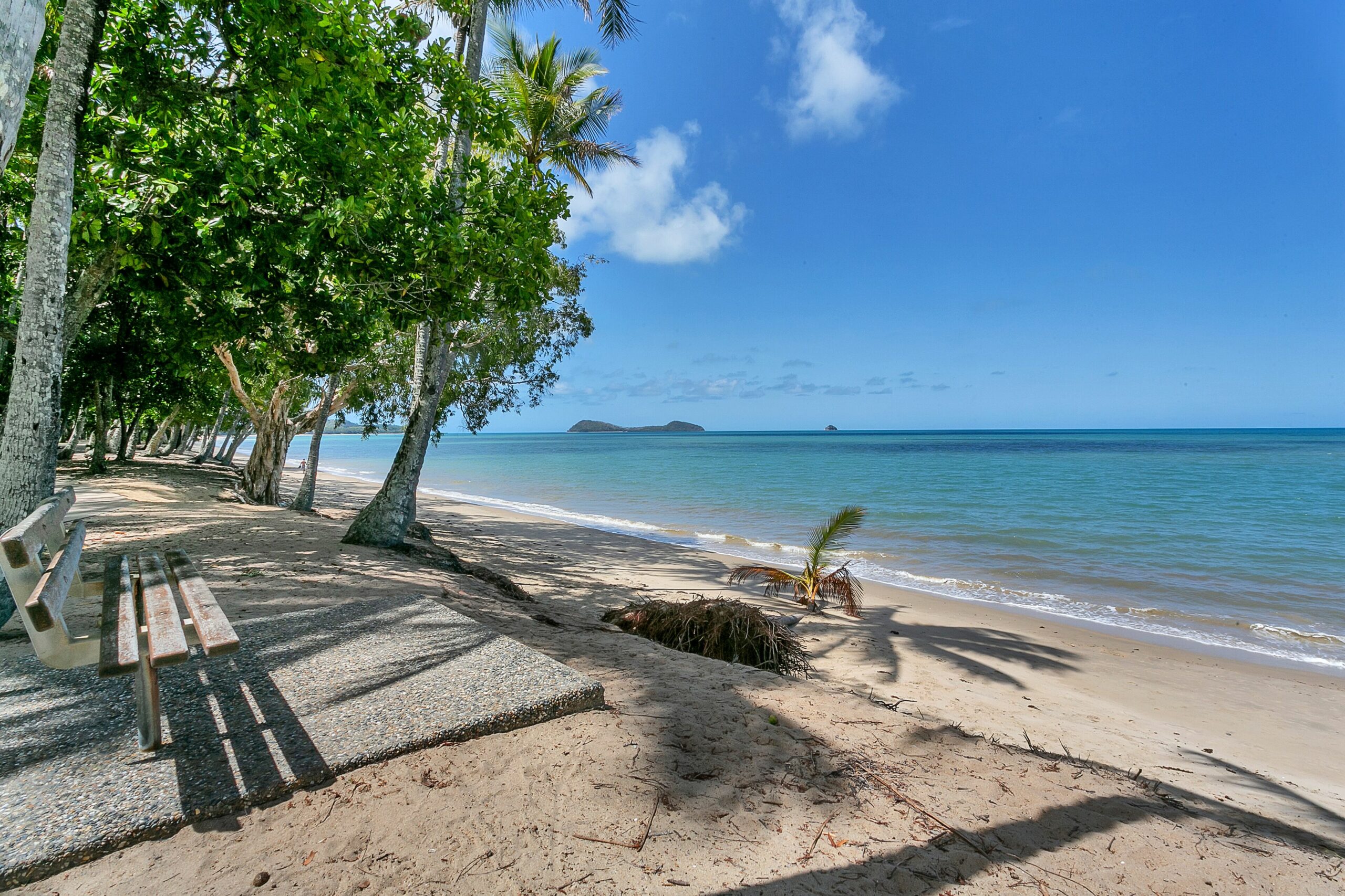 Stunning Apartment Right In Front Of The Beach!