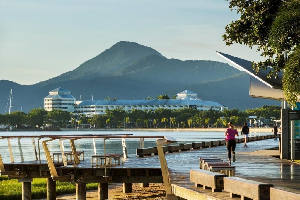 604/3 Abbott Street, Cairns City - Chic City Apartment With Waterfront Views