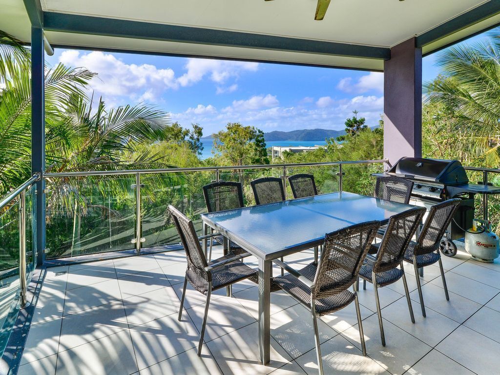 Pinnacle 8 - Seaview Apartment on Hamilton Island