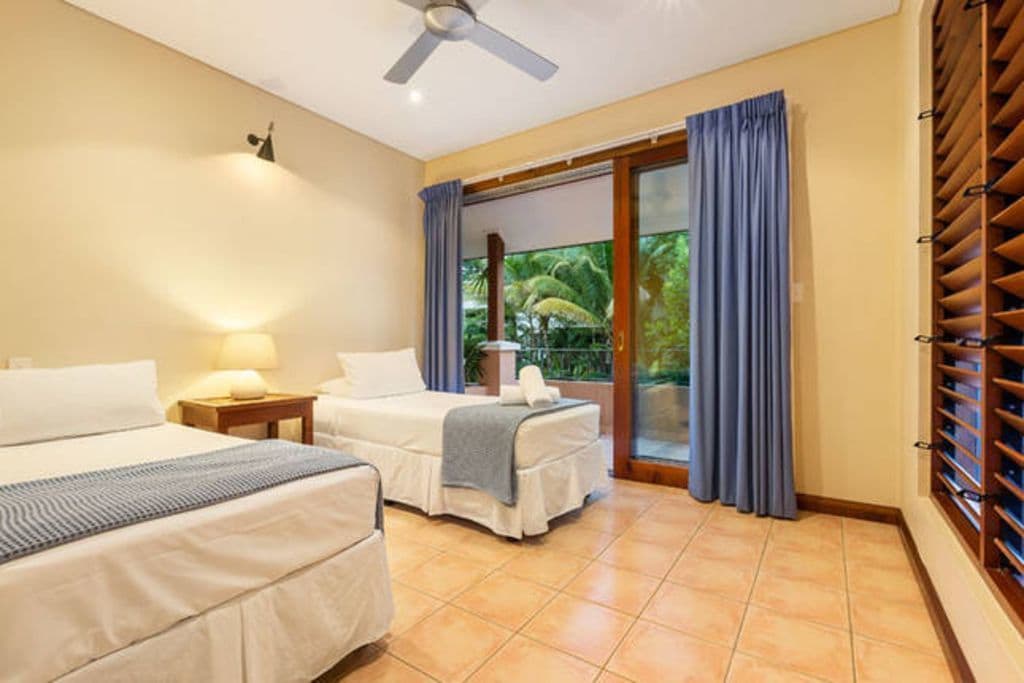 Chez Willow Villa 1 - Only 2 Mins Walk to Beach & Restaurants