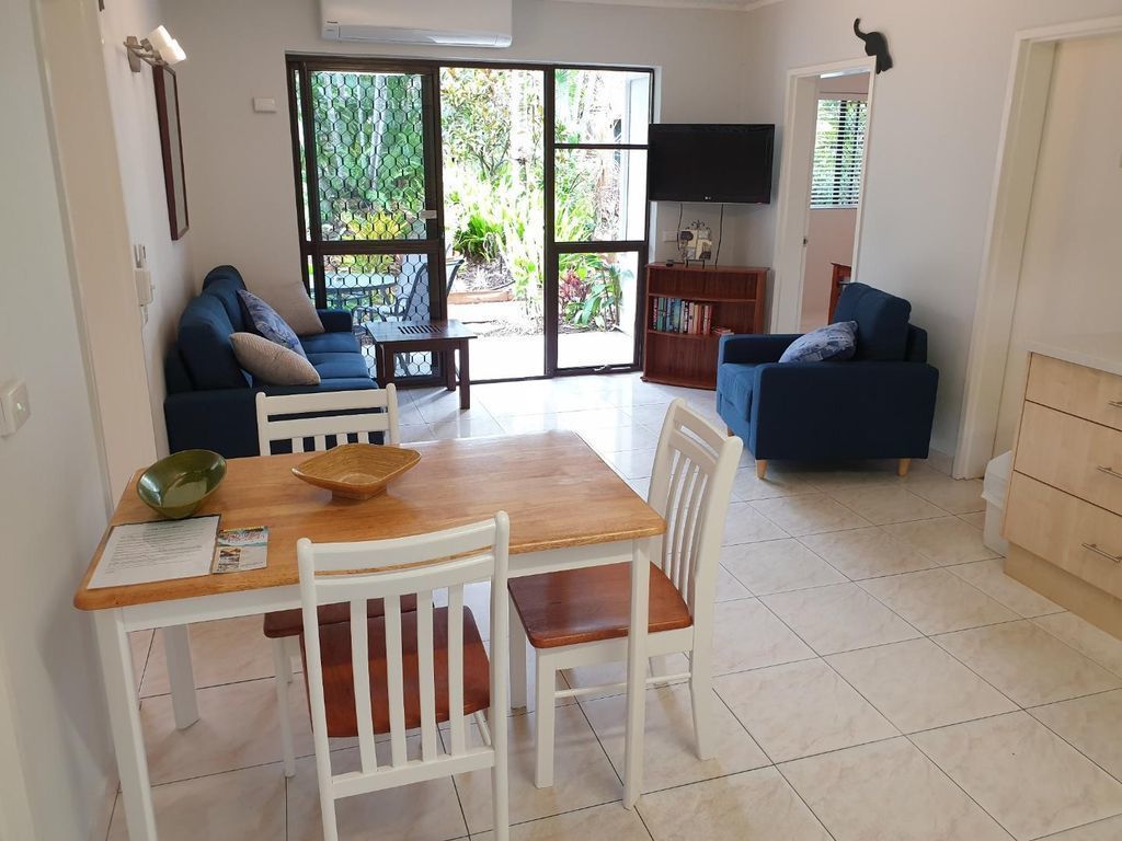 Palms Trinity Beach Two Bedroom Apartment With Free Wifi