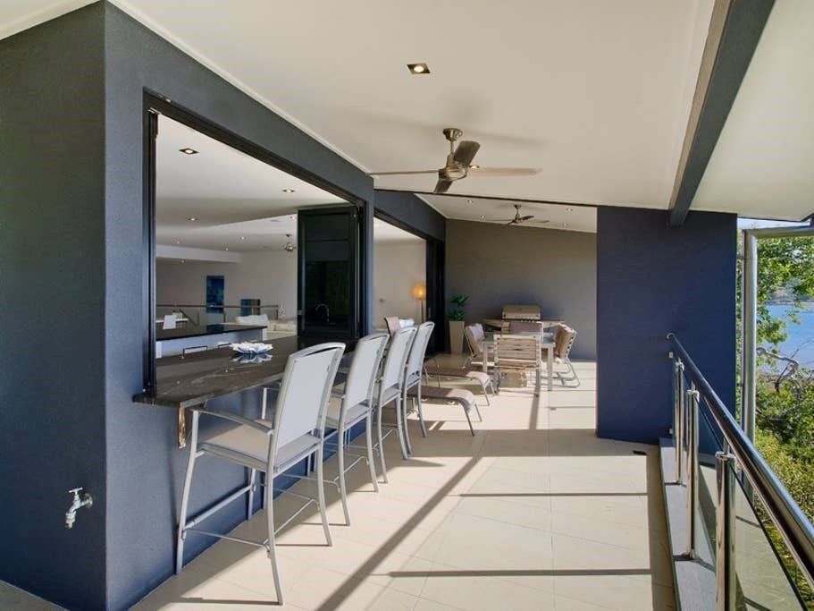 Edge Apartment 19 - Seaview Apartment on Hamilton Island