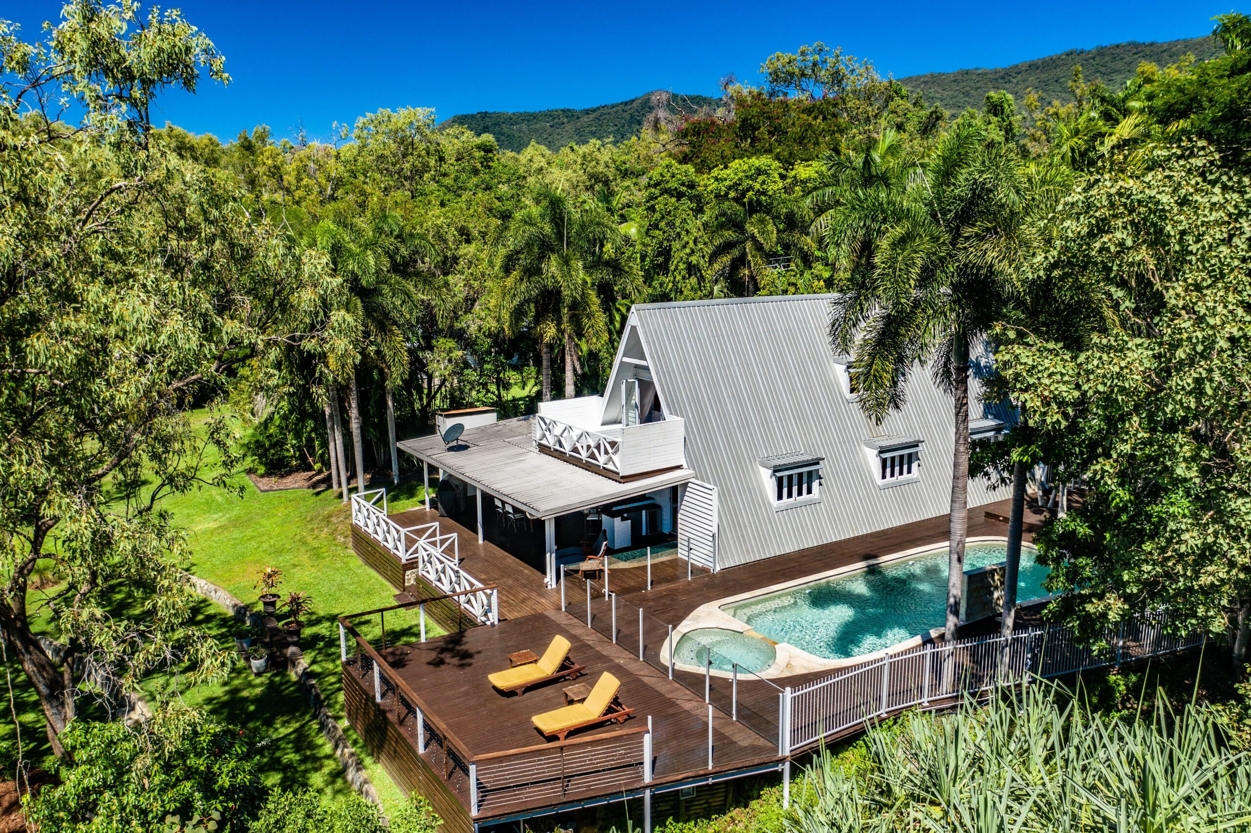 Cottonwood - A-frame Private Beachfront