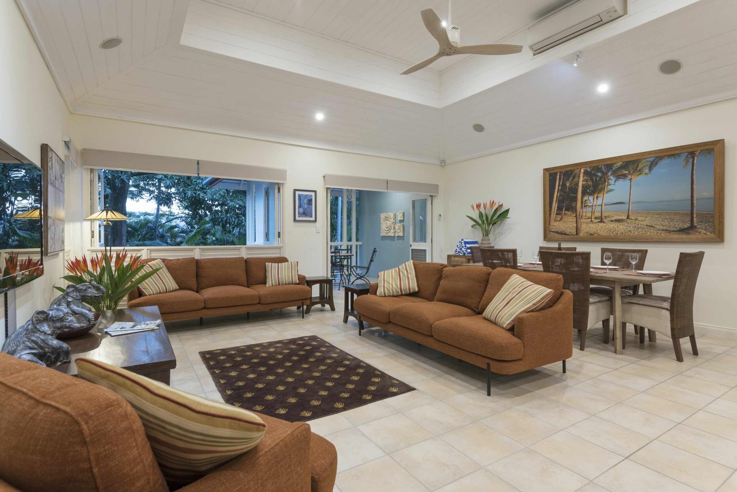 Amber Villa Port Douglas in the Heart of Town Newly Refurbished