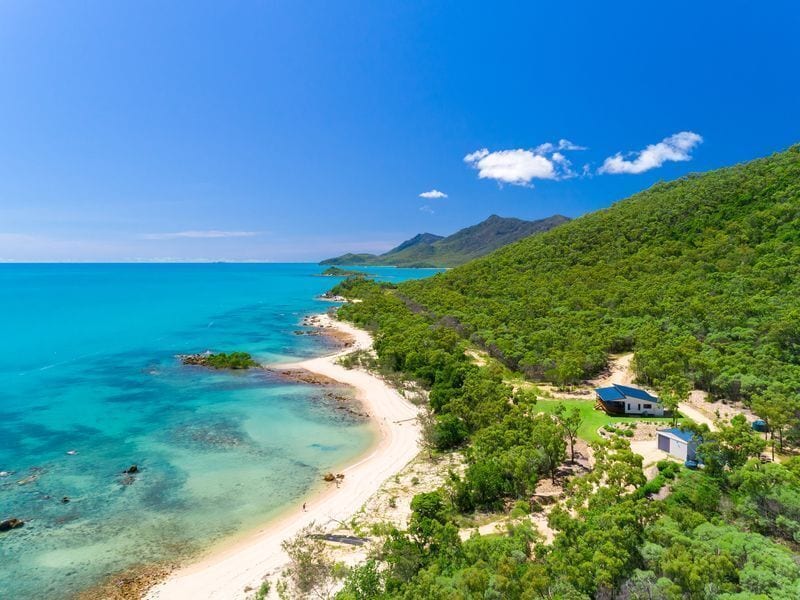 ‘cape Gloucester Retreat’, Beachfront Seclusion!