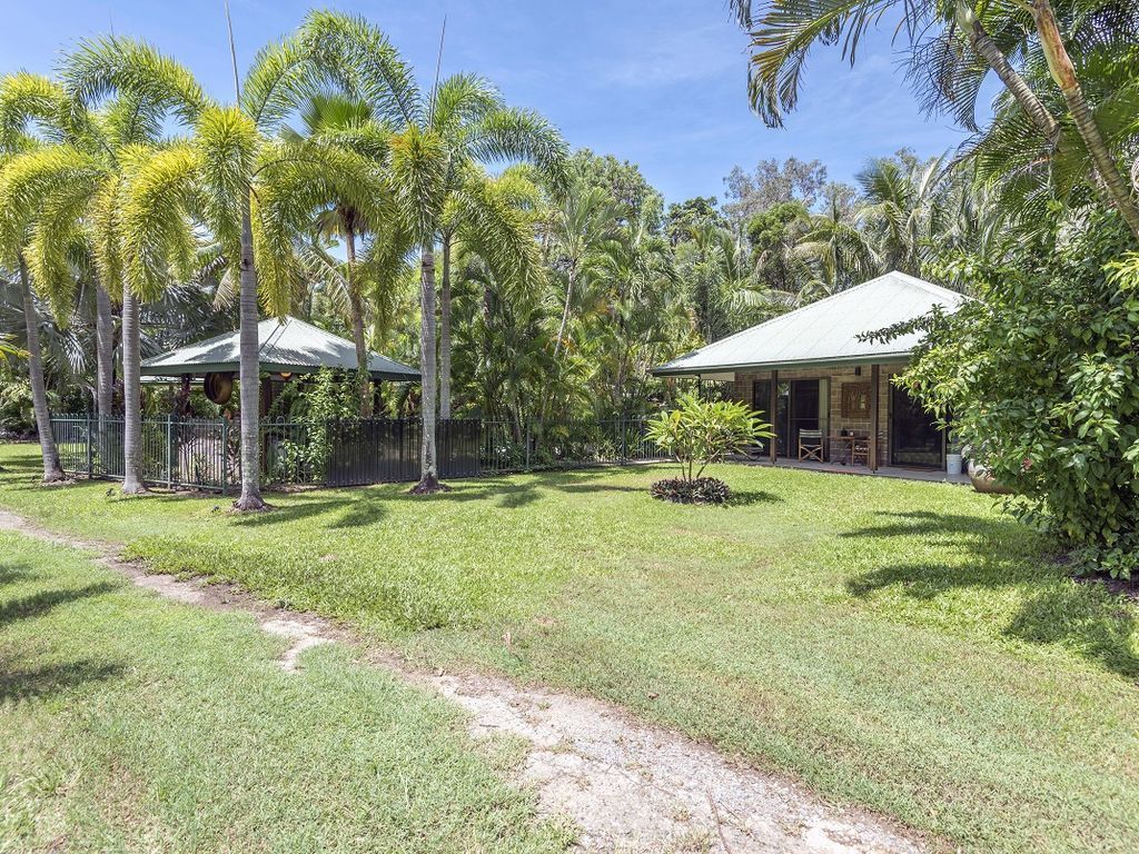 Garden Villa, Oak Beach-Pt Douglas, Queensland