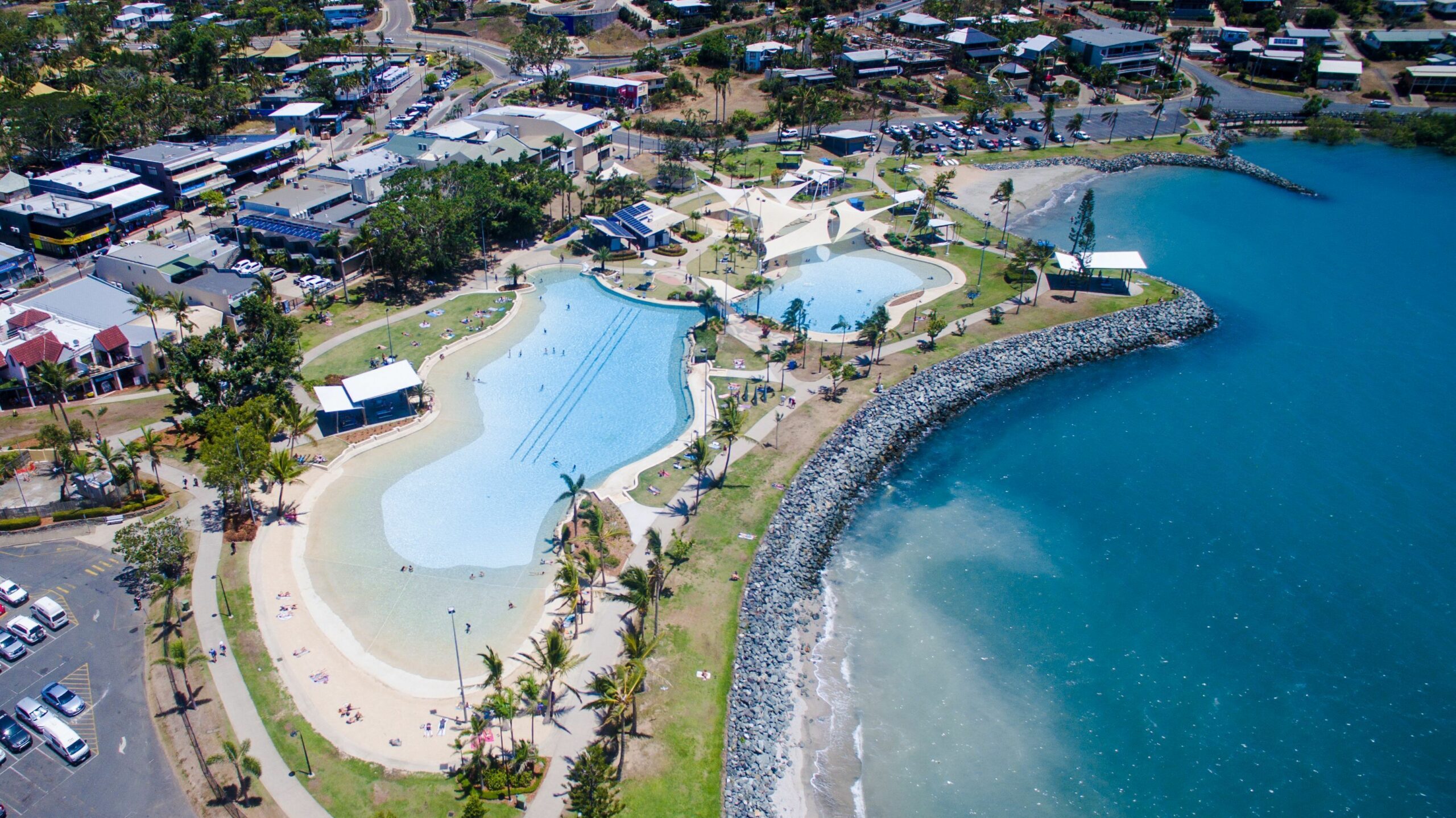 Coastal Vista - The Heart of Airlie!