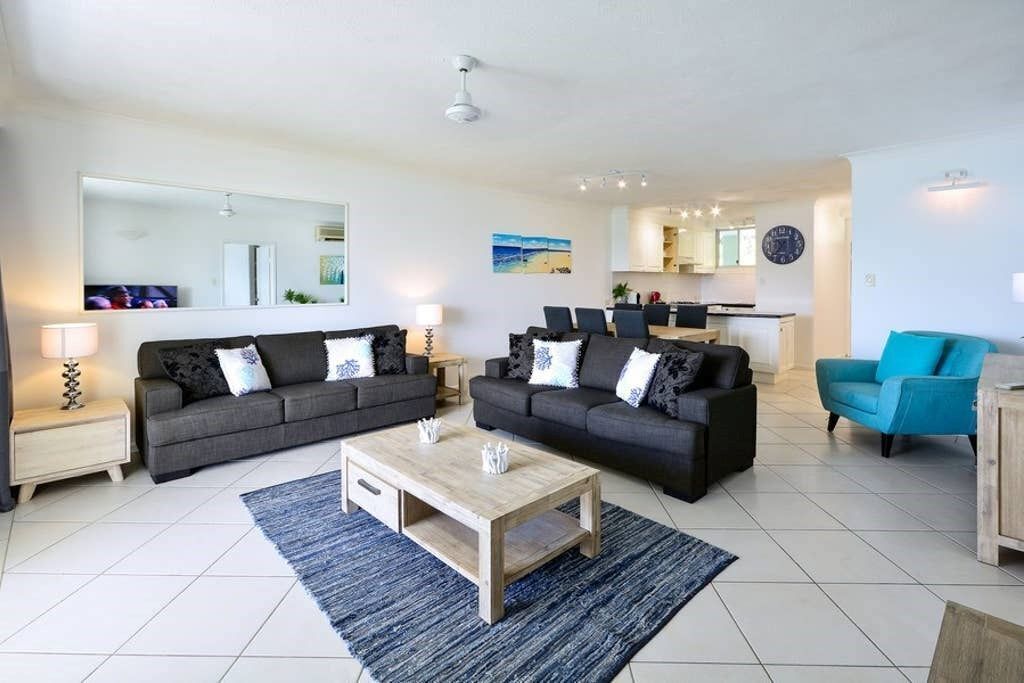 Lagoon Lodge 103 - Beachfront Apartment on Hamilton Island