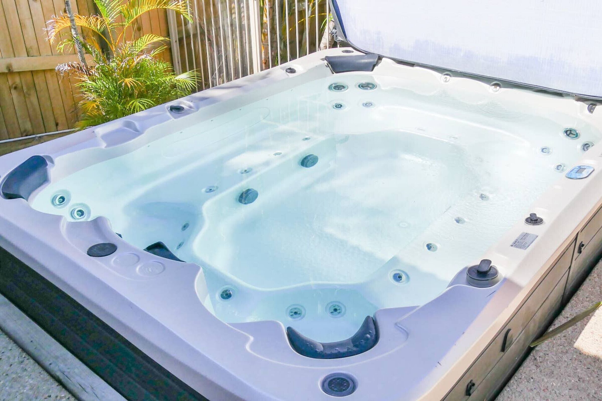 Spa Haven Deluxe 17A