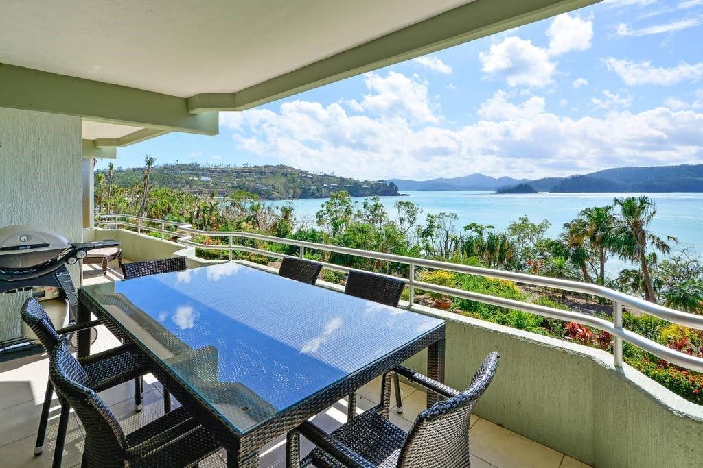 Lagoon Lodge 105 - Beachfront Apartment on Hamilton Island