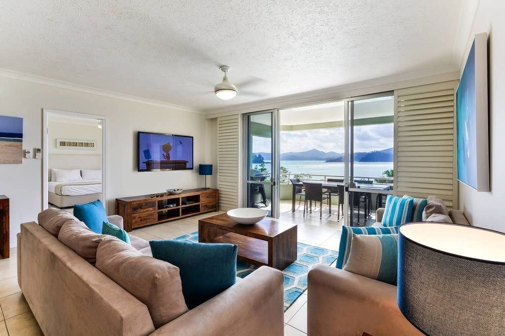 Lagoon Lodge 105 - Beachfront Apartment on Hamilton Island