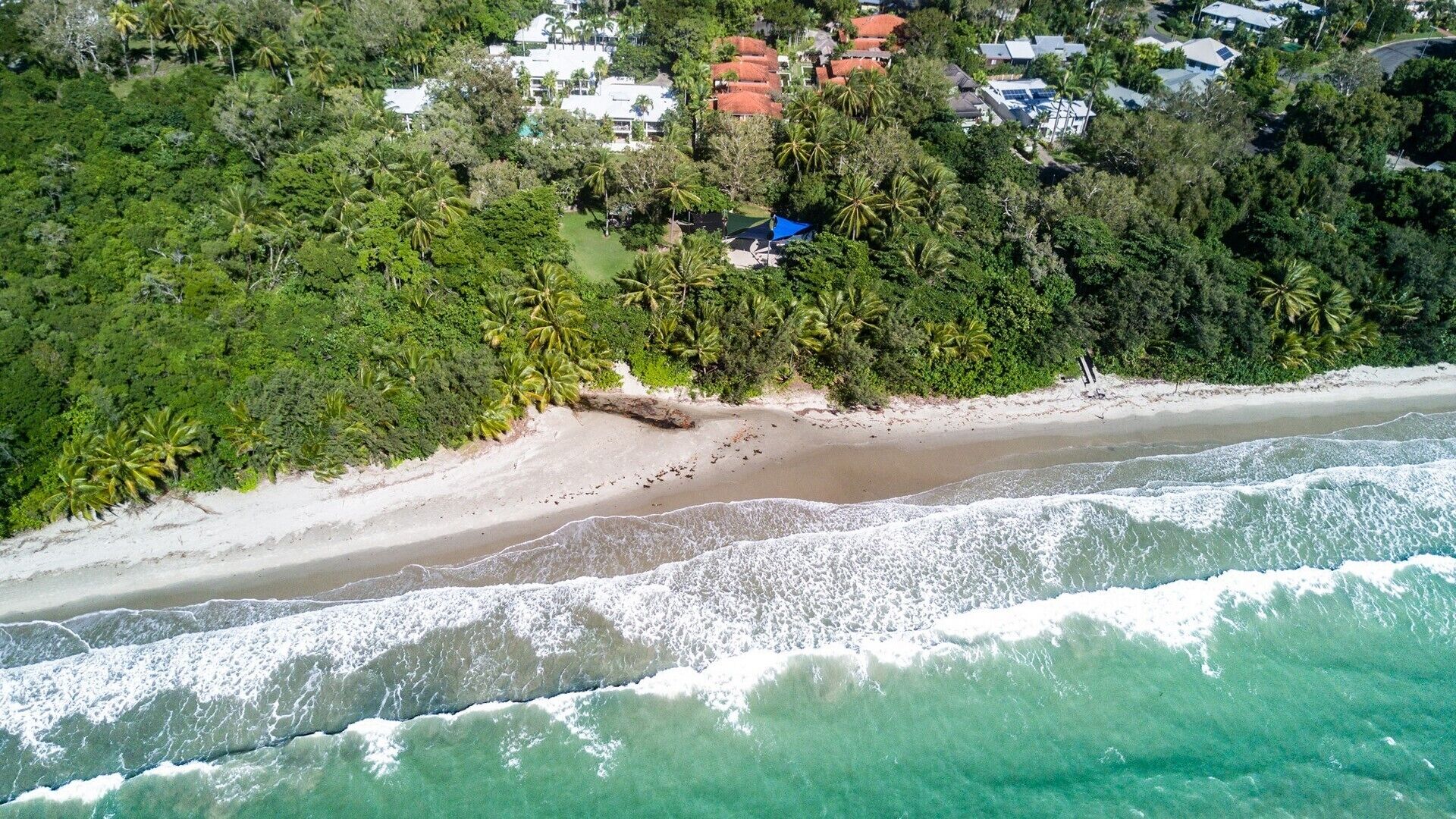 Amaroo Port Douglas - Beachfront Delight