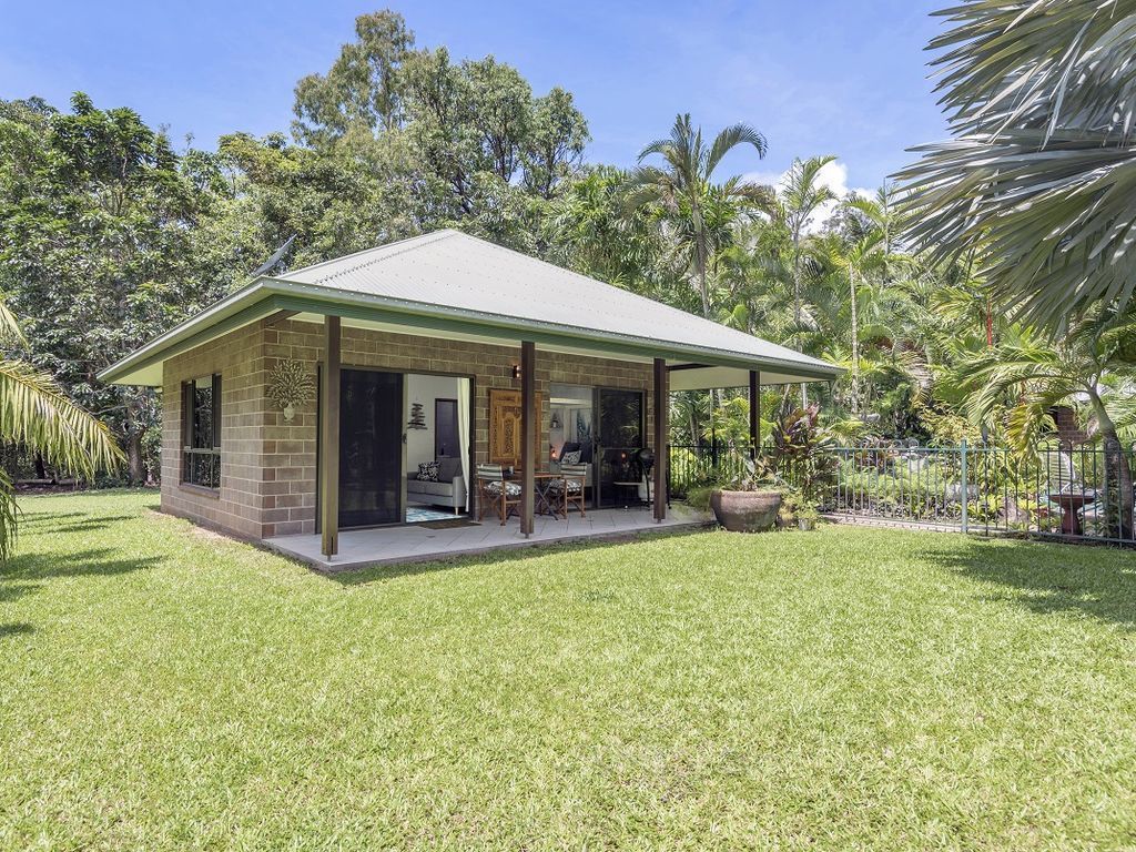 Garden Villa, Oak Beach-Pt Douglas, Queensland