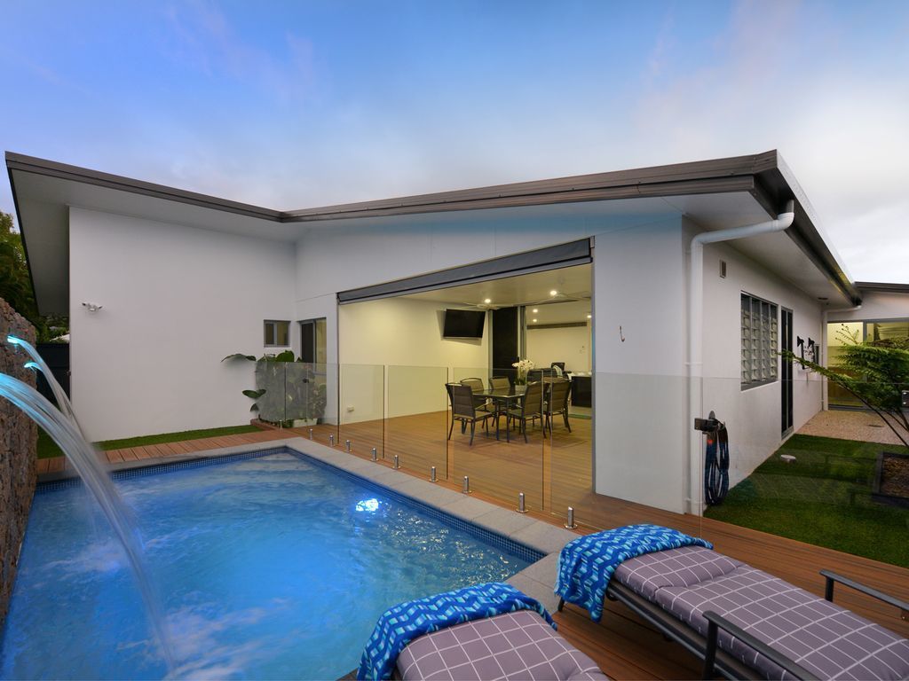 89 @ The Edge, Oceans Edge Palm Cove. 4 Bedroom Luxury Holiday Home