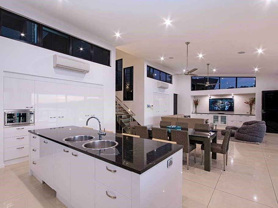 Edge Penthouse - Stunning Penthouse on Hamilton Island