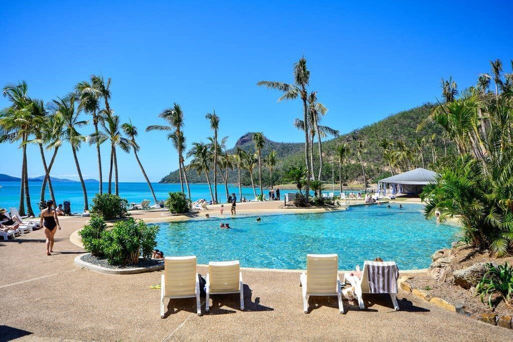 Frangipani 002 - Beachfront Apartment on Hamilton Island