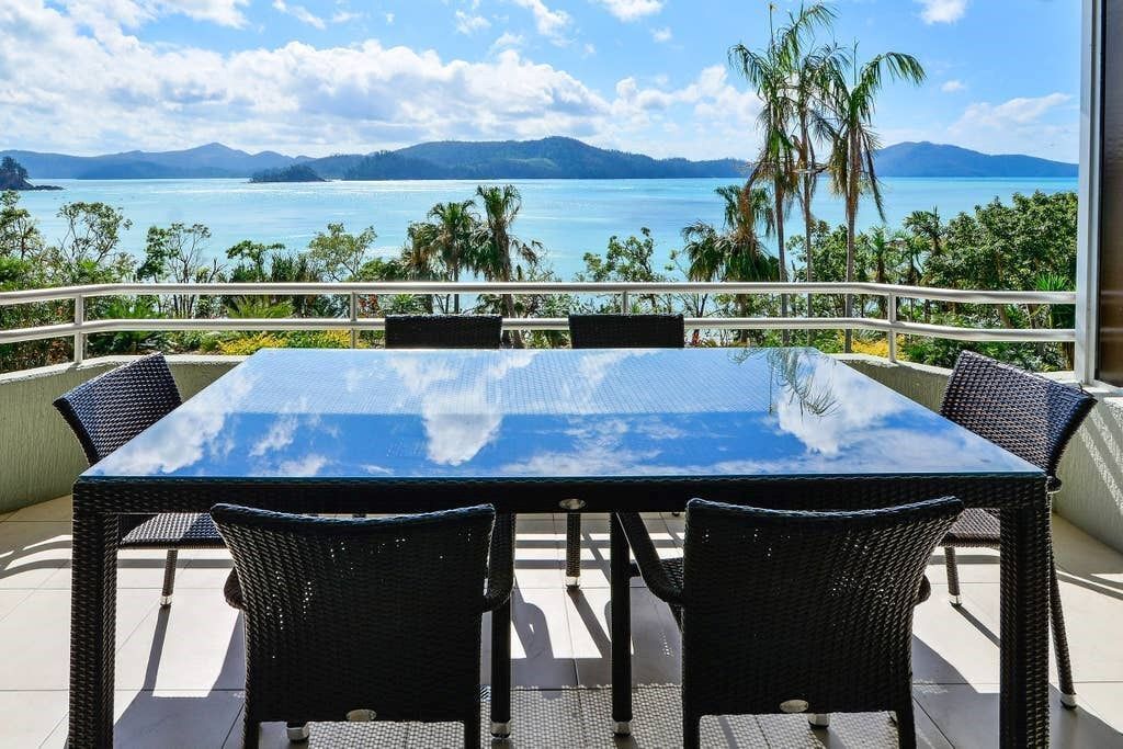 Lagoon Lodge 105 - Beachfront Apartment on Hamilton Island