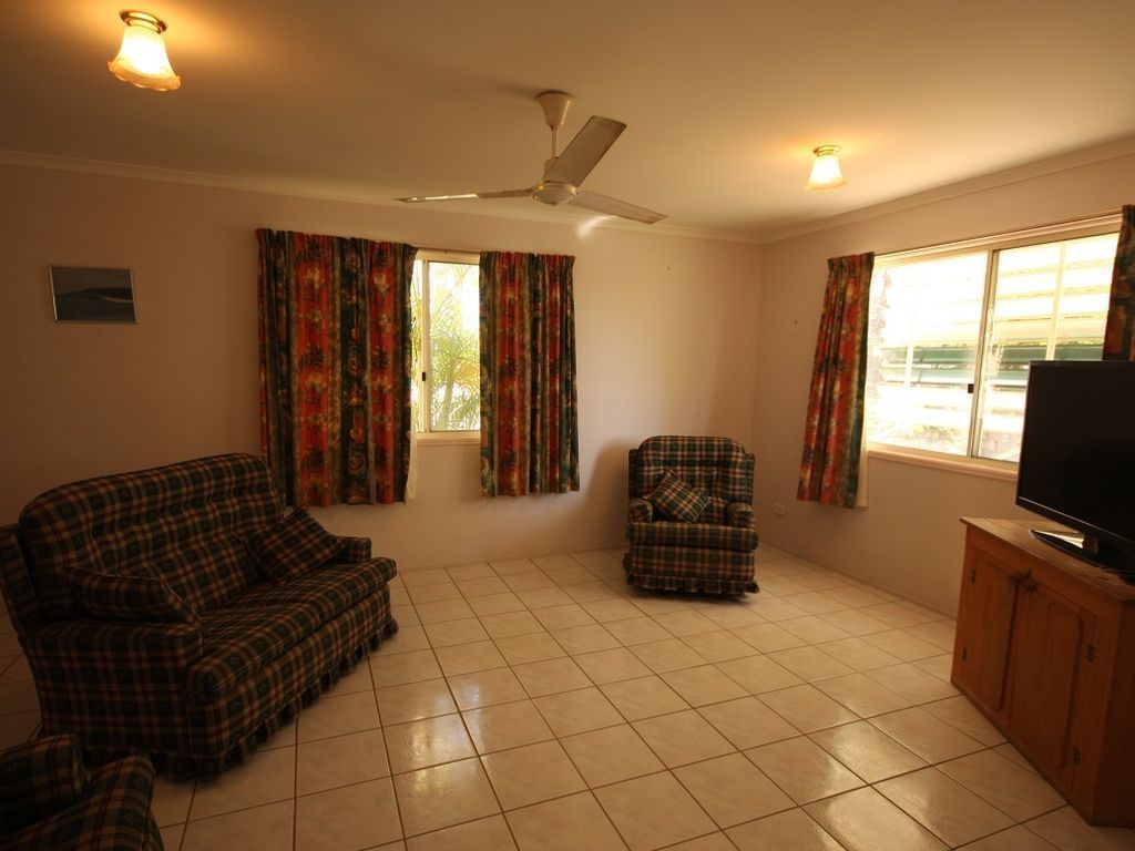 7 Tingira Close - Lowset Home on Quiet Street, Walking Distance to Shopping Centre. Pet Friendl