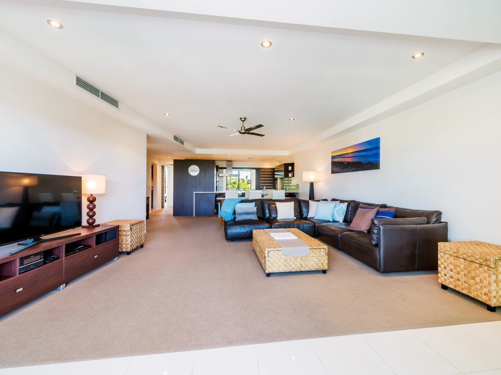 Stylish Beach Side Apartment - Unit 5 - 33 Lorikeet Drive