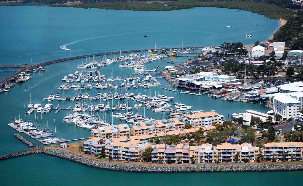 Sea Breeze & Water Views Among the Palm Tree Canopy -apt 4